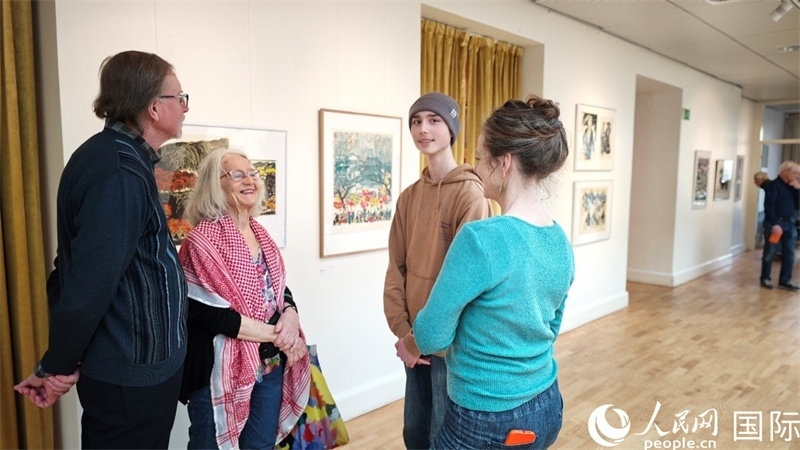 參加講座活動(dòng)的瑞典聽眾。人民網(wǎng)記者殷淼攝