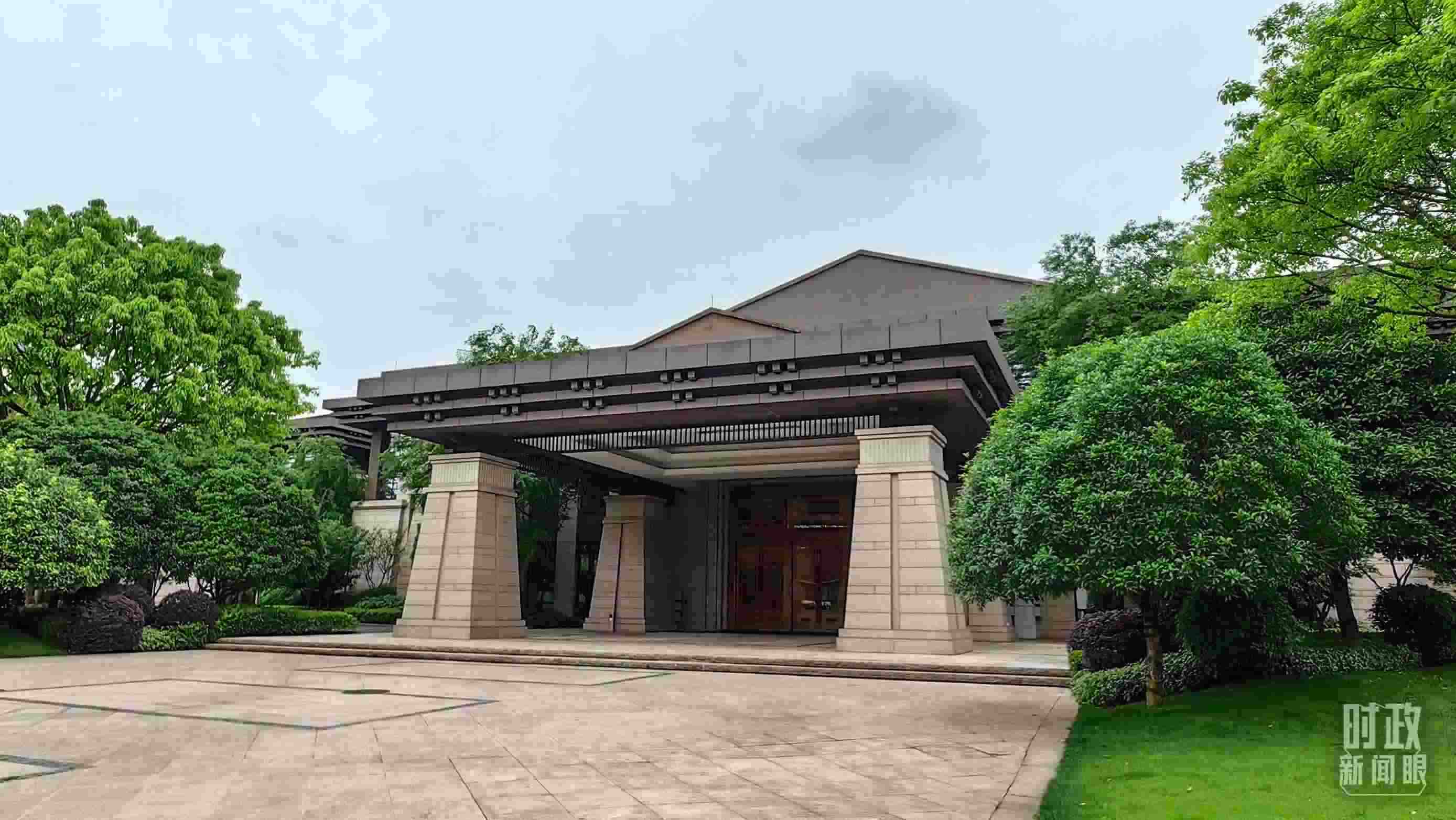 △重慶市渝州賓館，新時代推動西部大開發(fā)座談會在這里召開。（總臺央視記者段德文拍攝）