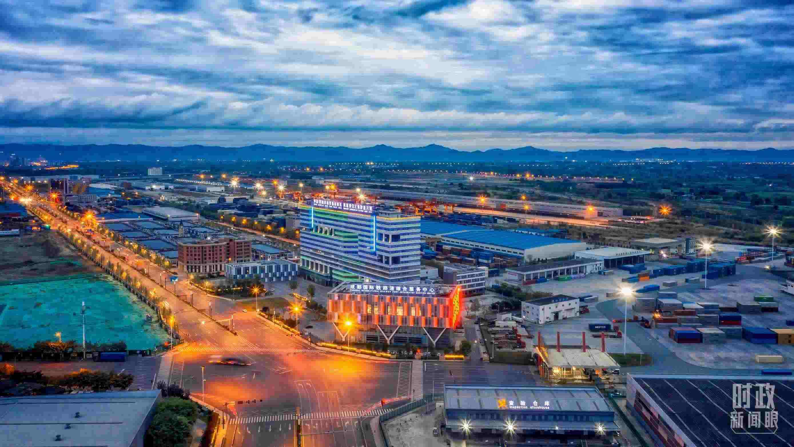△成都國際鐵路港內(nèi)陸港口。（圖/視覺中國）