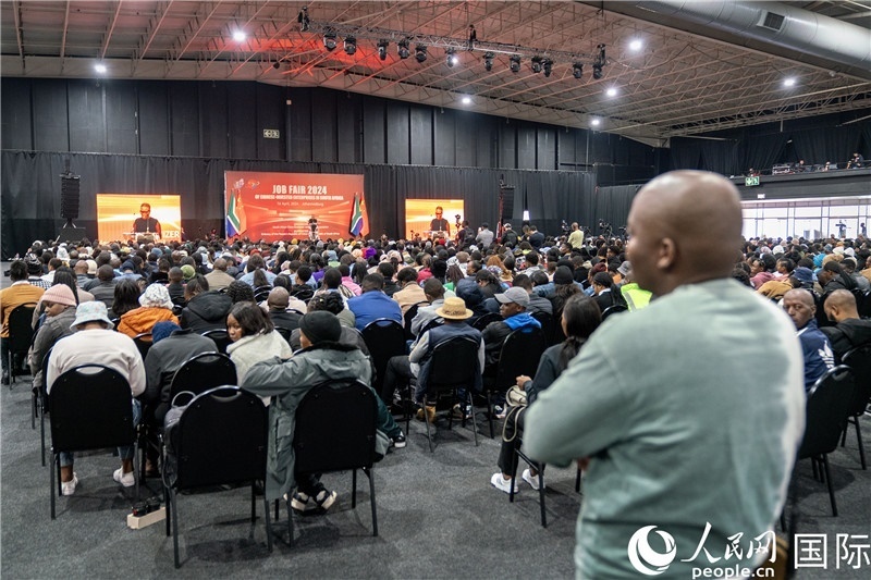 2024年中資企業(yè)招聘大會現場。 人民網 希拉茲攝