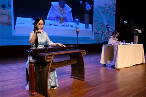 活動(dòng)現(xiàn)場茶藝古琴表演。新加坡中國文化中心供圖