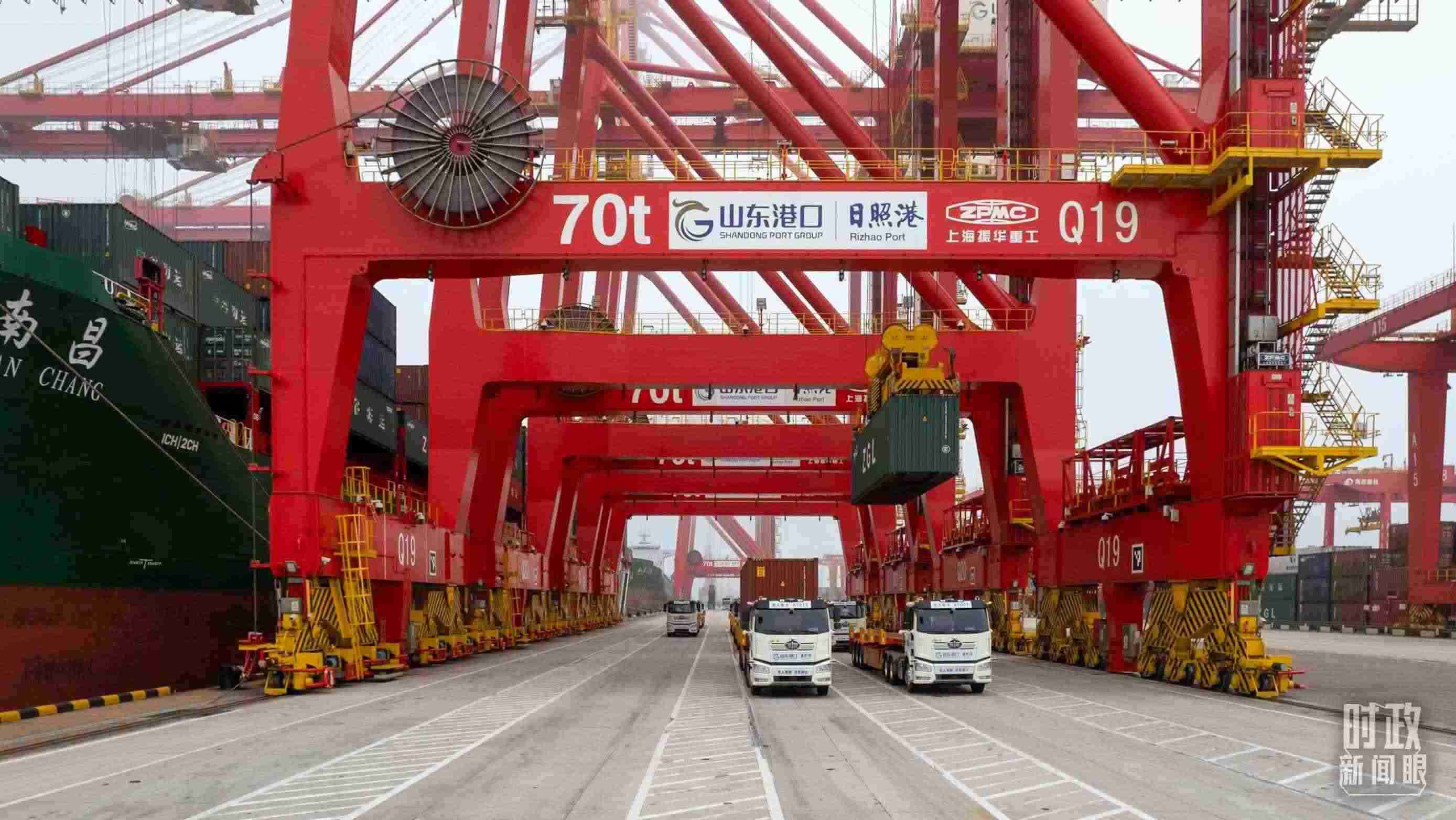 山東日照港。（總臺(tái)國(guó)廣記者李晉拍攝）