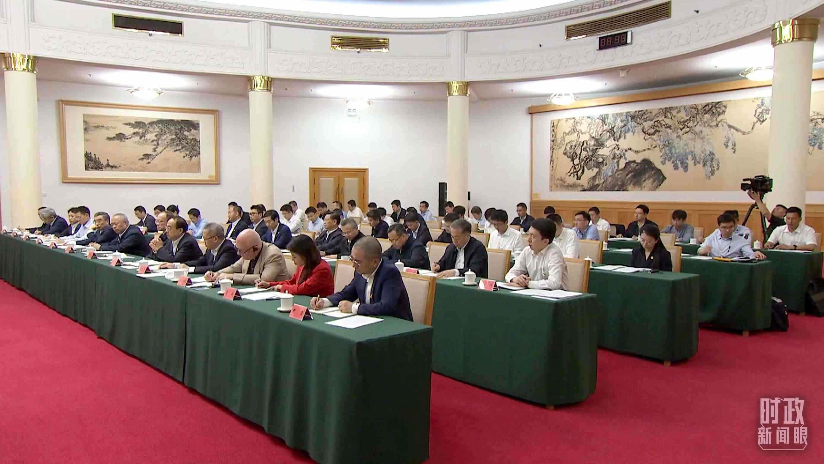 企業(yè)和專(zhuān)家座談會(huì)現(xiàn)場(chǎng)。