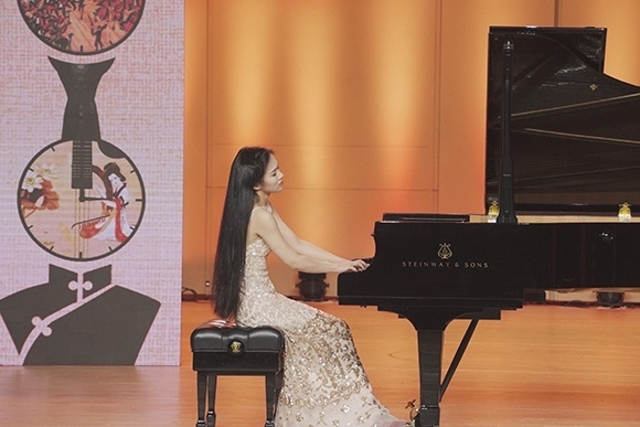 會(huì)議現(xiàn)場(chǎng)。學(xué)校供圖