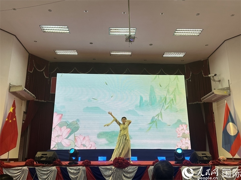 圖片：老撾選手參加第二十三屆漢語橋世界大學(xué)生中文比賽老撾賽區(qū)決賽。孫廣勇攝