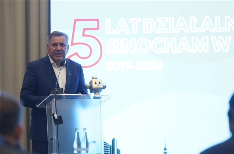 波蘭前副總理比霍琴斯基致辭。