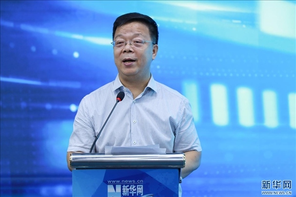新華網(wǎng)黨委常委、董事、副總裁劉加文致辭