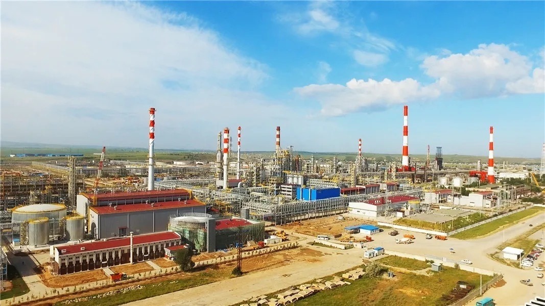 奇姆肯特煉油廠完成現(xiàn)代化改造后全景。（圖源：人民網(wǎng)）