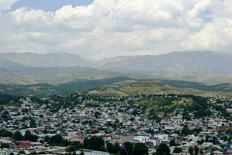 這是2024年6月13日拍攝的塔吉克斯坦首都杜尚別城市風(fēng)光。新華社記者 鄭開君 攝