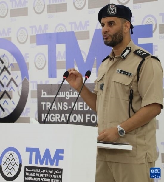 7月10日，利比亞內(nèi)政部長特拉貝爾西在首都的黎波里舉行的新聞發(fā)布會(huì)上講話。新華社發(fā)（哈姆扎·圖爾基亞攝）