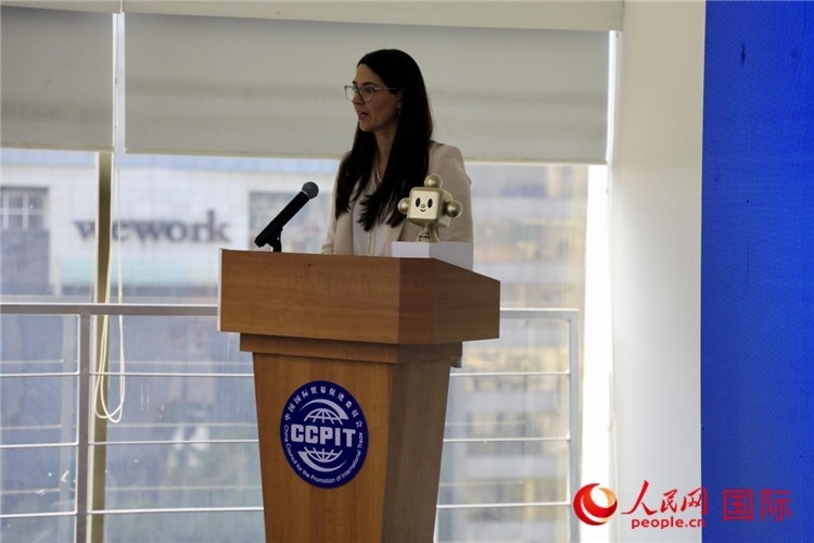 墨西哥外貿(mào)、投資和技術(shù)委員會(huì)總經(jīng)理蘇珊娜·杜克發(fā)表講話。人民網(wǎng) 埃內(nèi)斯托·多明戈斯攝