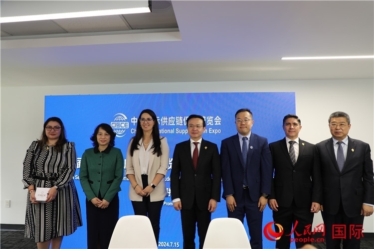 嘉賓合影。人民網(wǎng) 埃內(nèi)斯托·多明戈斯攝