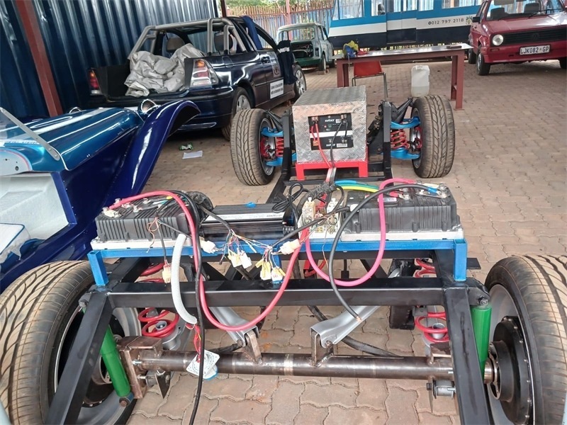 “老爺車”的跟上電動潮流。索尚古夫技術(shù)高中供圖