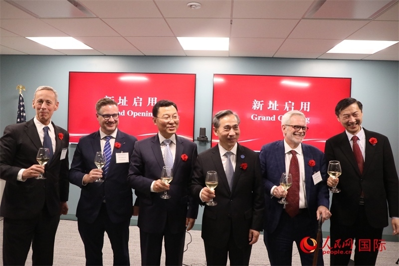 4、美中貿(mào)易全國委員會會長克雷格·艾倫、美國商會高級副會長傅瑞偉等美國工商界代表出席活動。 人民網(wǎng)記者 李志偉攝