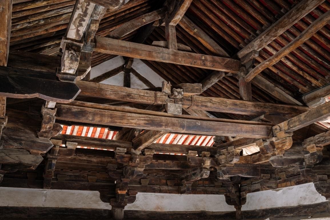 崇明寺特殊的木質(zhì)“斷梁”結(jié)構(gòu)。蘇唐詩(shī)攝