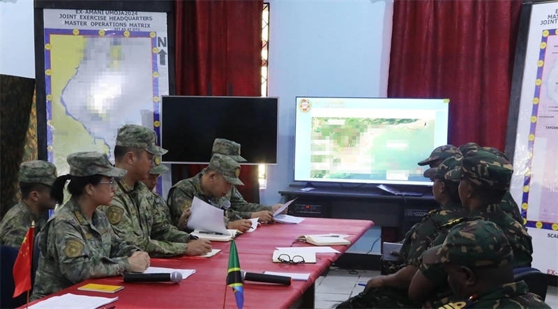 海上指揮所商定細(xì)節(jié)。王福攝