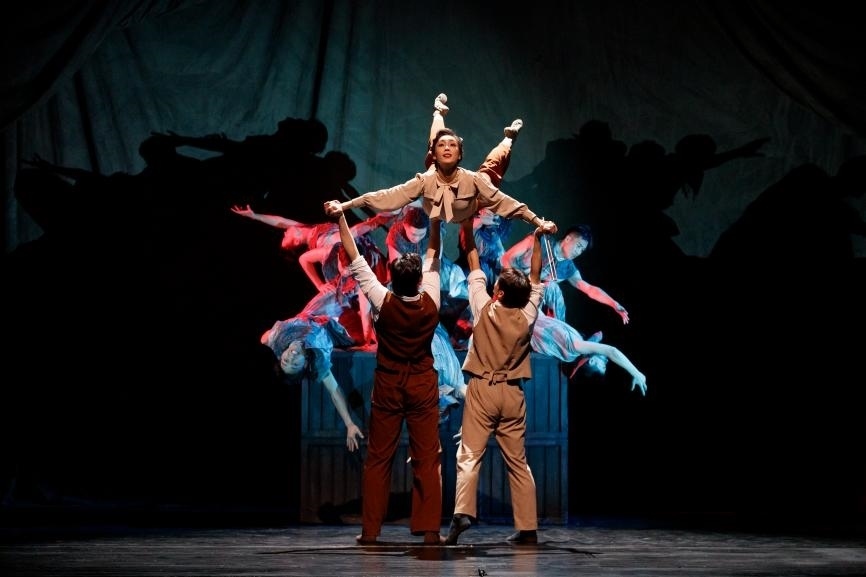 舞劇《熱血當(dāng)歌》演出現(xiàn)場。主辦方供圖