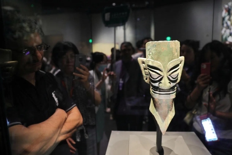 8月31日，亞洲媒體考察團(tuán)參訪三星堆博物館。《中國經(jīng)濟(jì)周刊》記者肖翊攝