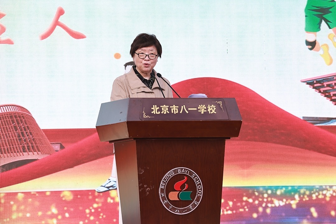 蘇東林院士講授開學(xué)第一課。校方供圖