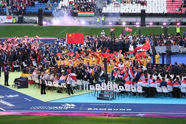 中國選手參加閉幕式。人民網記者 于超凡攝