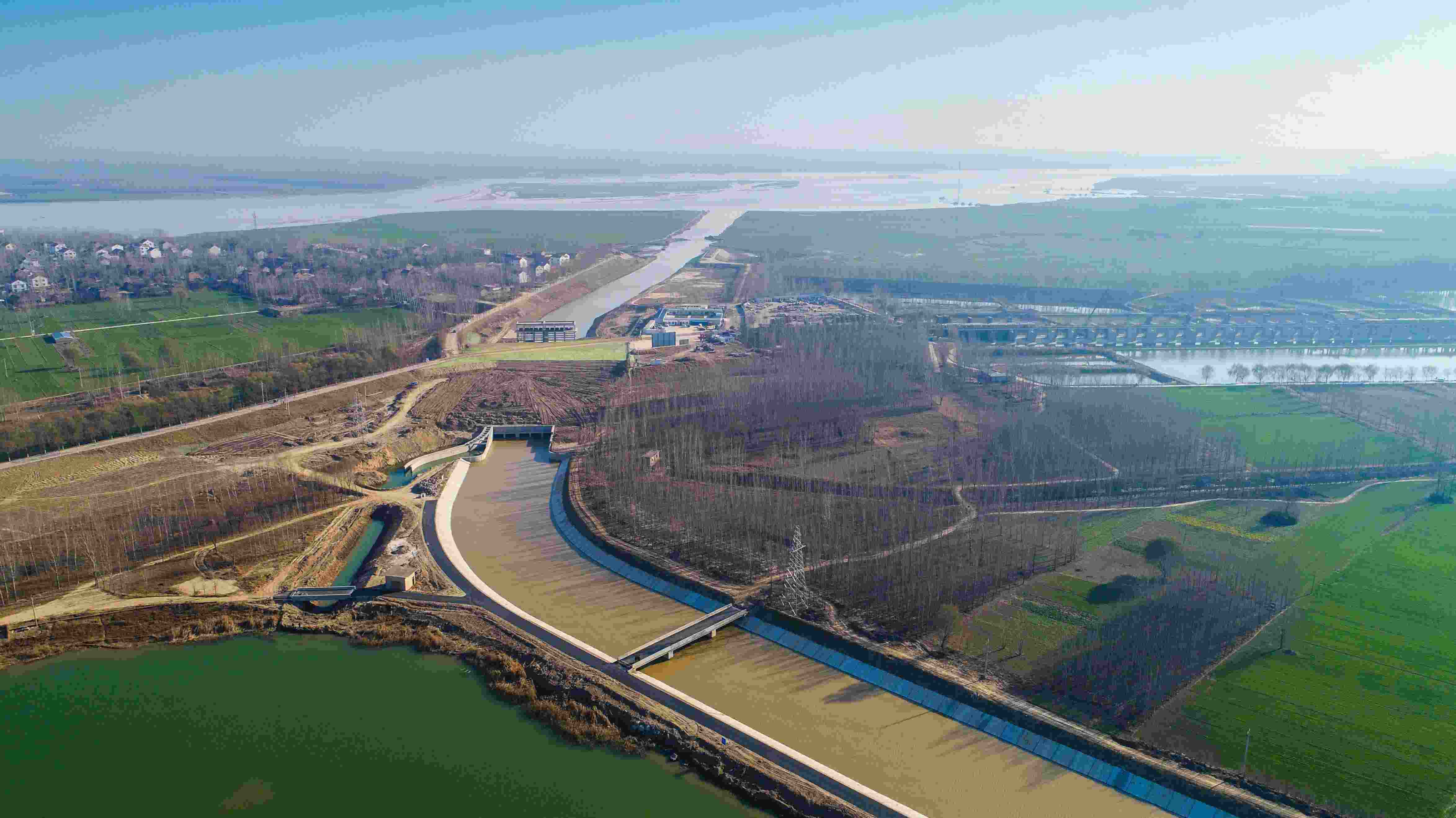 實施引黃入冀調(diào)水，助力華北地下水超采綜合治理和白洋淀生態(tài)環(huán)境修復。水利部水資源局供圖