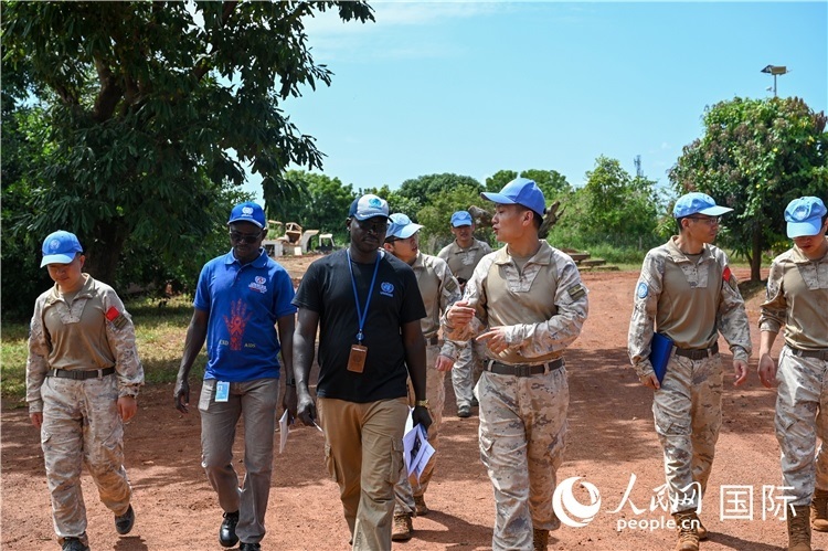 圖2 檢查組實地查驗。孫千攝