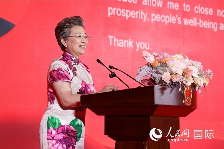 中國(guó)駐迪拜總領(lǐng)事歐渤芊致辭。人民網(wǎng)記者任皓宇攝