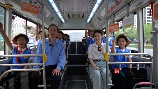 江蘇省太倉市總工會(huì)舉行“坐上勞?！畬＞€’跟著榜樣看太倉”直播活動(dòng)。江蘇省總工會(huì)供圖