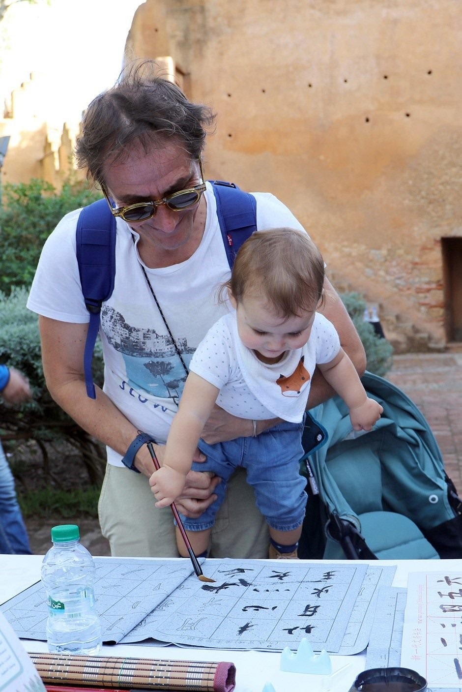 小小書法家。拉巴特中國(guó)文化中心供圖