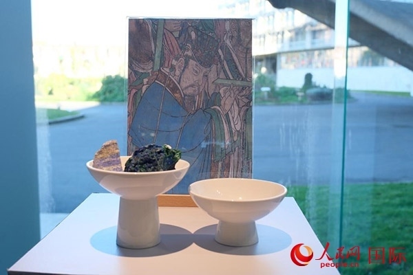 壁畫礦物質(zhì)顏料展示。人民網(wǎng)記者 尚凱元攝