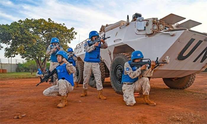 保持防衛(wèi)警戒。孫千攝