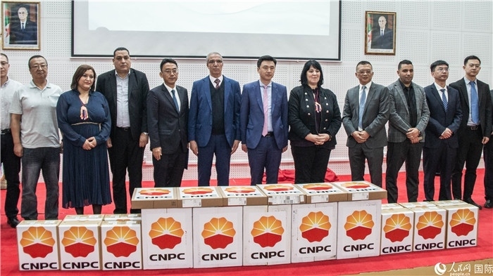 中企向阿爾及利亞大學(xué)捐贈(zèng)電教設(shè)備活動(dòng)現(xiàn)場(chǎng)。人民網(wǎng)記者 郝瑞敏攝