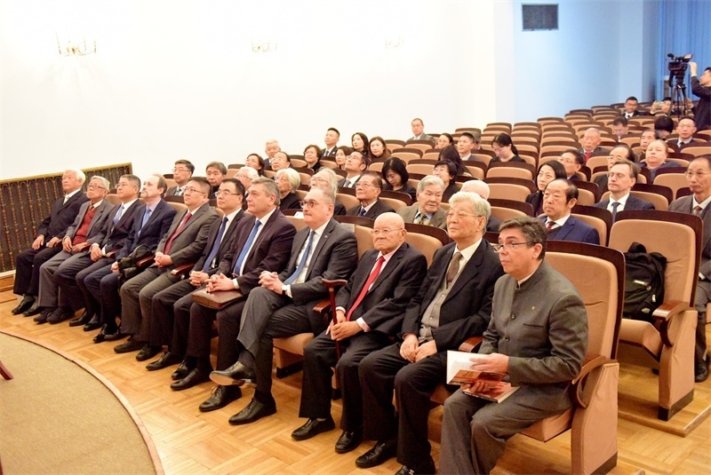 5.中俄資深外交官、學(xué)者、新聞媒體代表等70余人出席活動(dòng)。 主辦方供圖