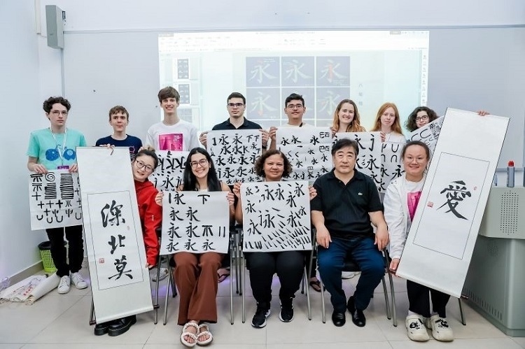 深北莫舉行文化交流活動。深北莫供圖