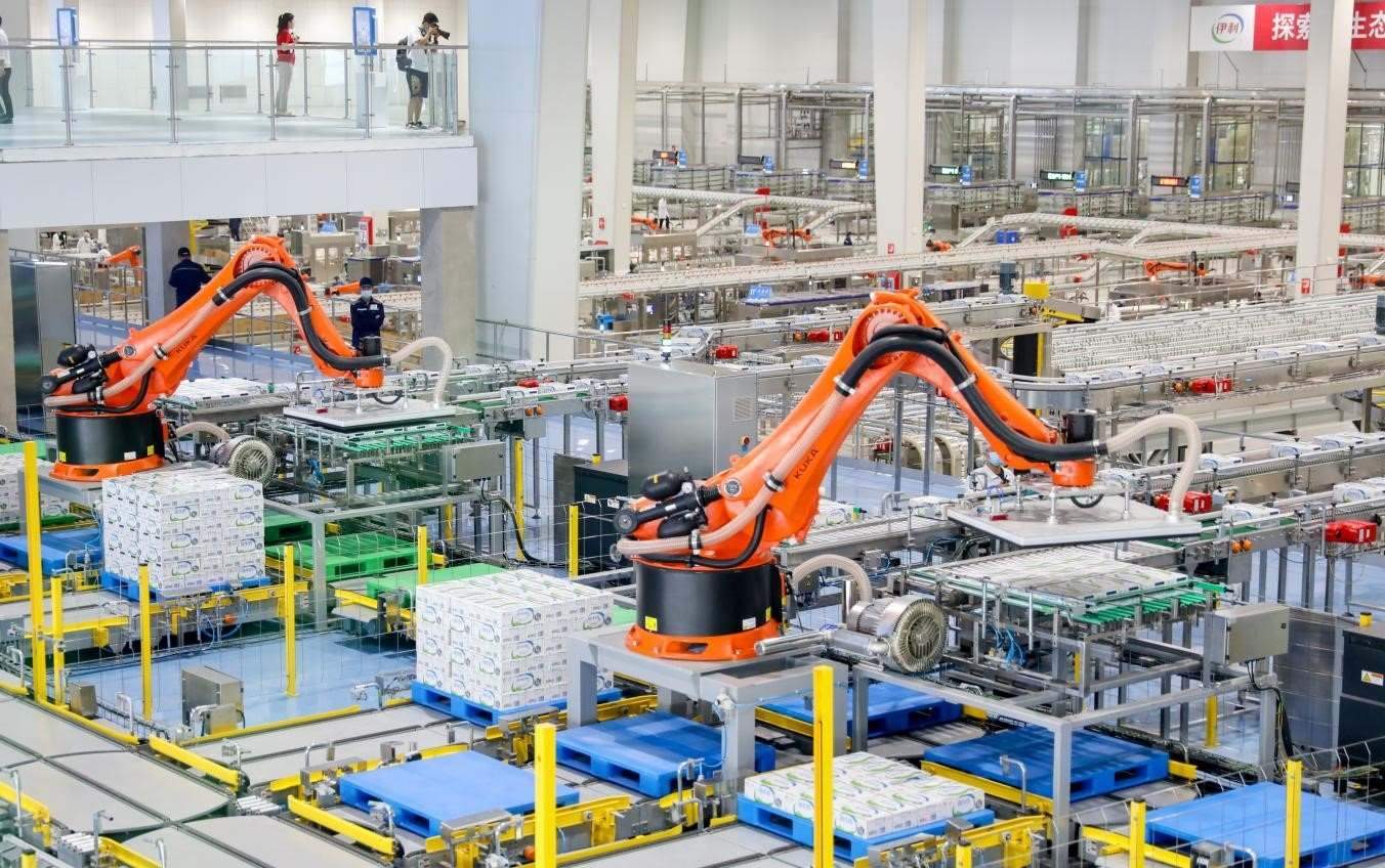 伊利數(shù)智化布局領(lǐng)跑行業(yè)。（受訪者供圖）