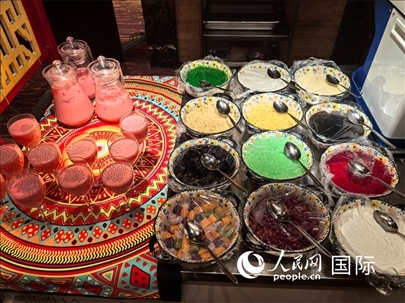 馬來西亞美食節(jié)現(xiàn)場準(zhǔn)備的美食。人民網(wǎng) 楊春燕攝