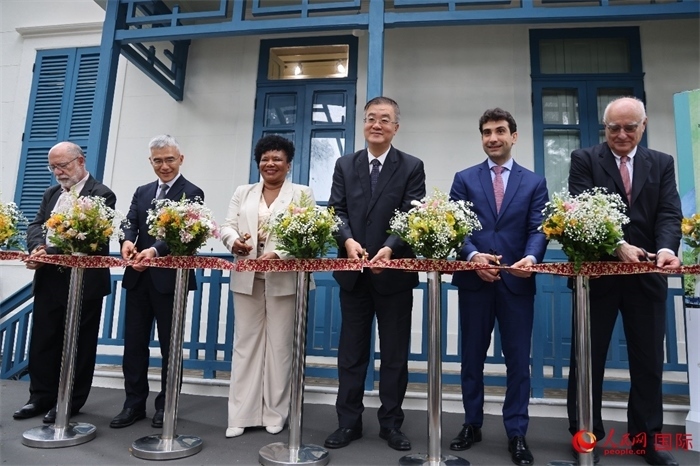 活動上，中巴嘉賓共同為“茶緣·中巴友誼園”剪彩，標(biāo)志著中巴友誼園中“茶之道”展覽正式開幕。人民網(wǎng)記者 張志文攝