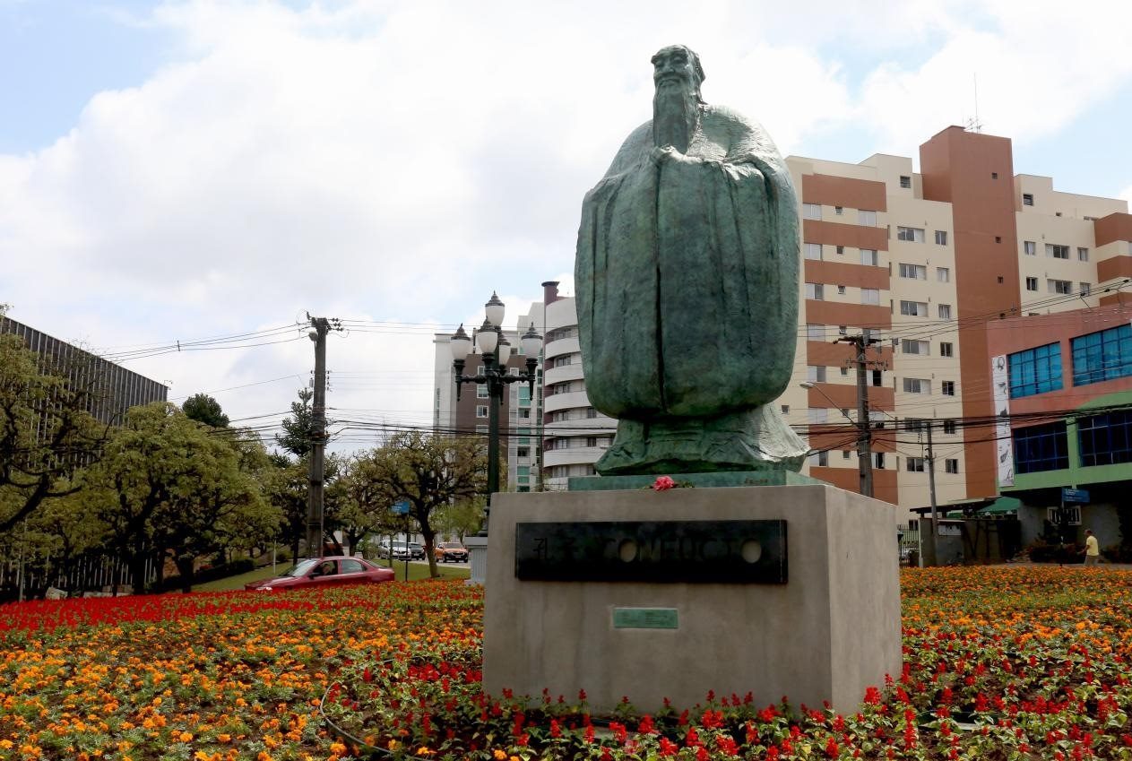 2017年，吳為山雕塑《孔子》立于巴西庫里蒂巴市，該廣場被永久命名為“中國廣場”。中國美術(shù)館供圖