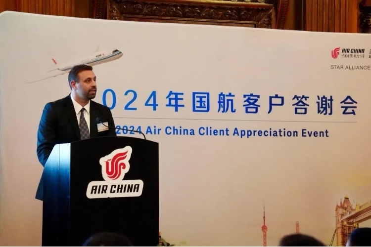 英國48家集團(tuán)俱樂部主席杰克·佩里發(fā)表致辭。吳若鳴攝