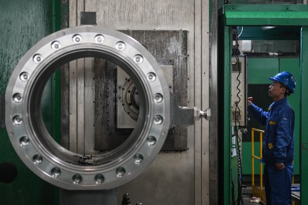 2023年2月14日，沈陽鼓風機集團股份有限公司的工人在車間工作。新華社記者 潘昱龍 攝