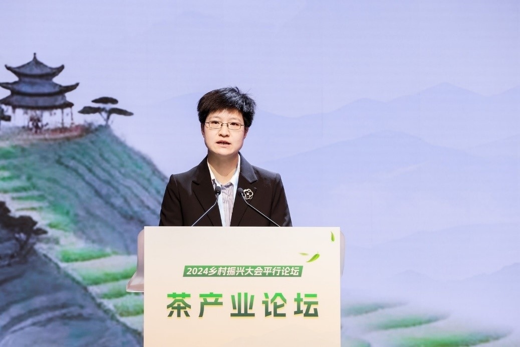 市場監(jiān)管總局食品生產經營司監(jiān)管三處處長曹鑫致辭