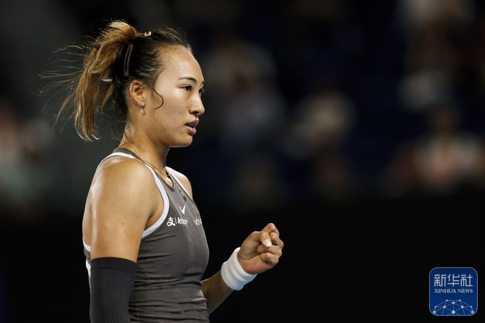 ↑鄭欽文在比賽中慶祝得分。新華社記者 馬平 攝