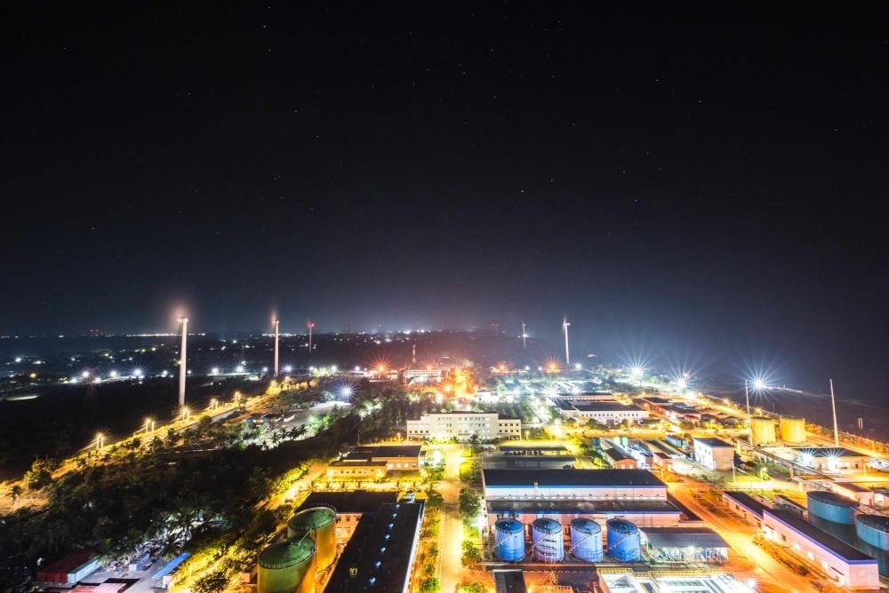 這是斯里蘭卡普特拉姆電站夜景（2020年12月8日攝）。新華社發(fā)（普特拉姆電站供圖）