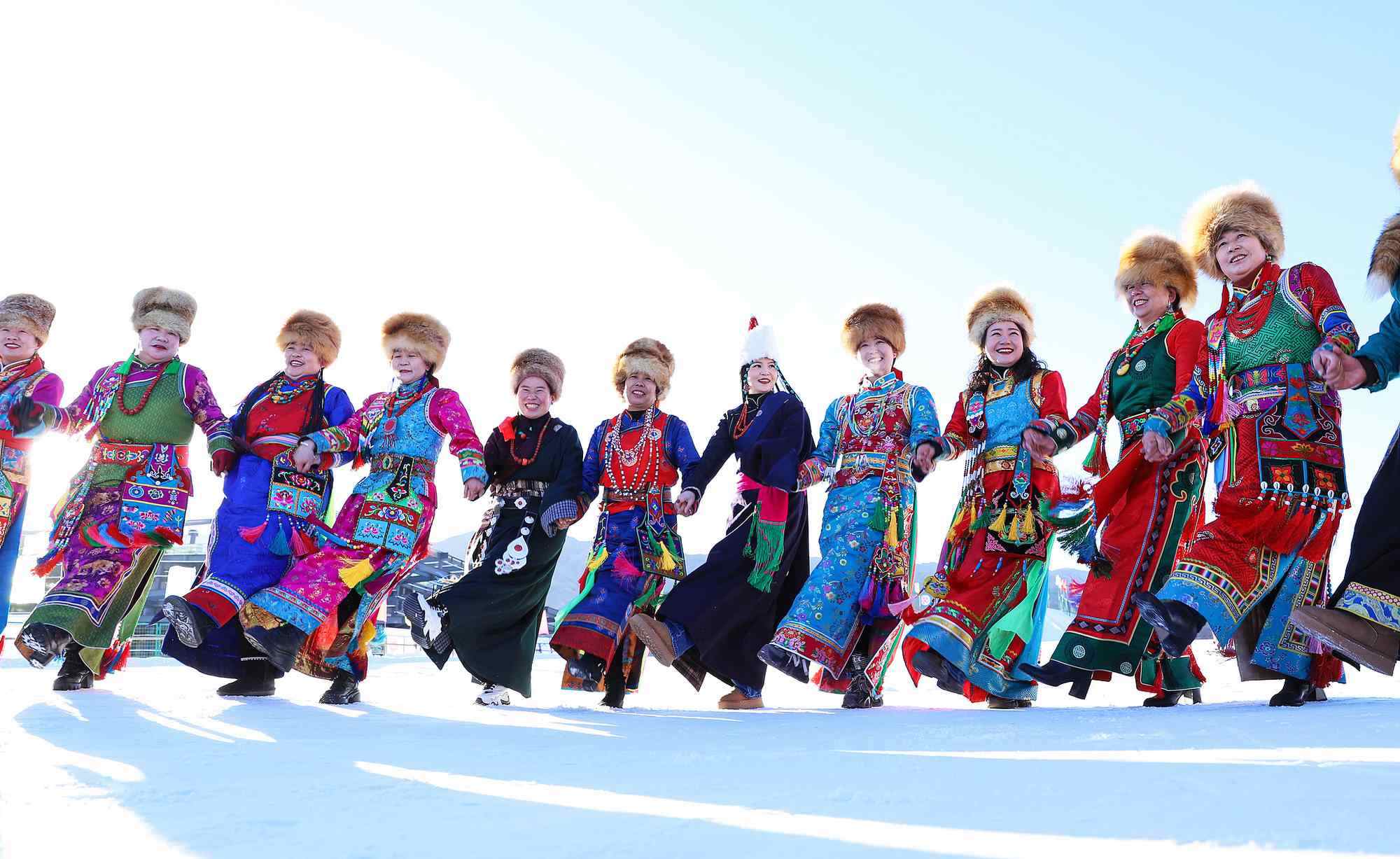 甘肅張掖，雪地千人鍋莊舞表演