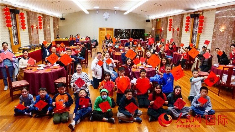 威廉蘭德小學(xué)師生活動(dòng)現(xiàn)場合影。李鑫江攝