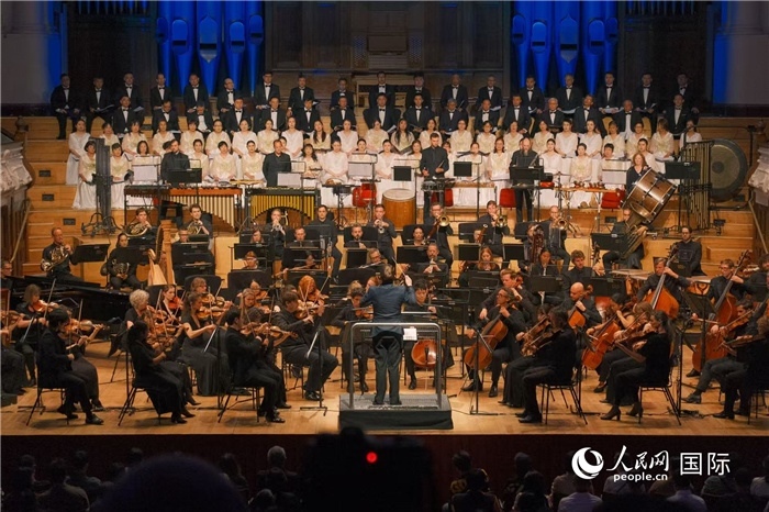 奧克蘭市政廳《空?！方豁懬莩霈F(xiàn)場(chǎng)。張波若攝