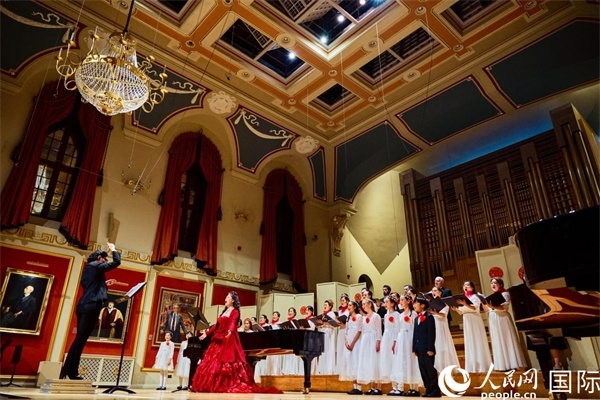 大合唱《燈火里的中國》。楊浩鵬攝