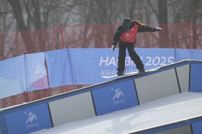 2月8日，張小楠在比賽中。新華社記者 楊冠宇攝