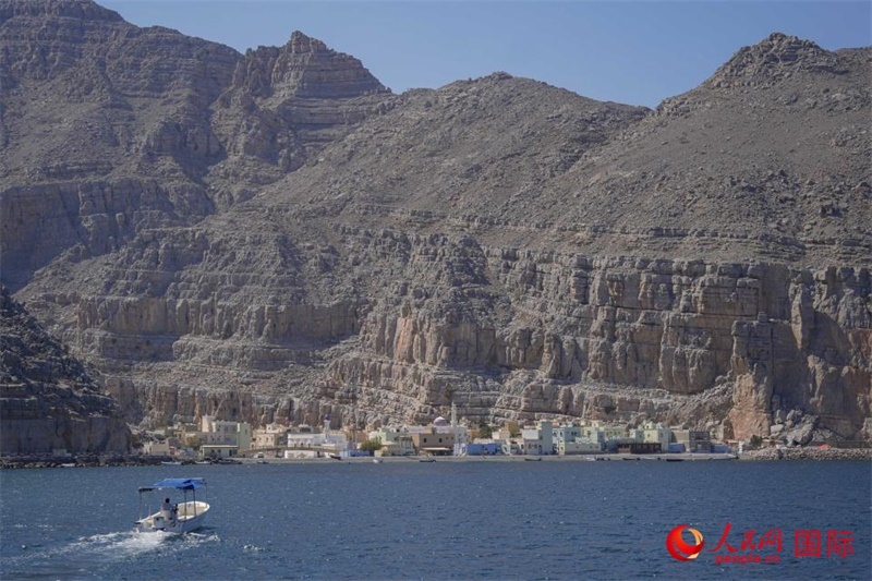 遠眺庫姆扎爾村。人民網(wǎng) 塔里克·易卜拉欣攝