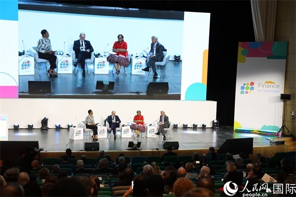 第5屆“共同金融”峰會在南非開普敦國際會議中心開幕。圖為峰會開幕式現(xiàn)場。人民網(wǎng)記者戴楷然攝